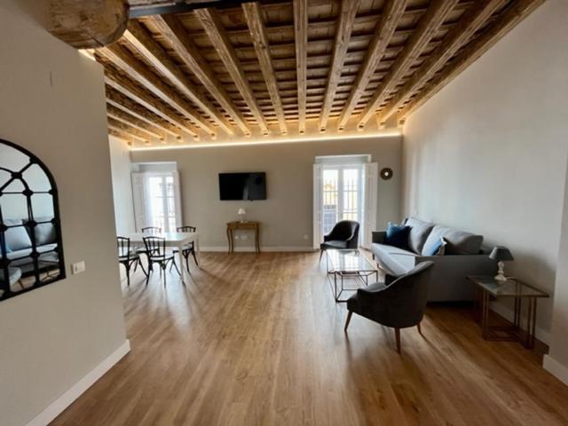 Ti1 Estiloso Loft 120M De La Catedral Tomas De Ibarra Street Séville Extérieur photo